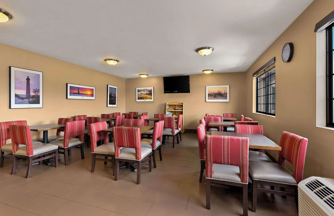 Comfort Inn & Suites Ludington Near Us-10-1